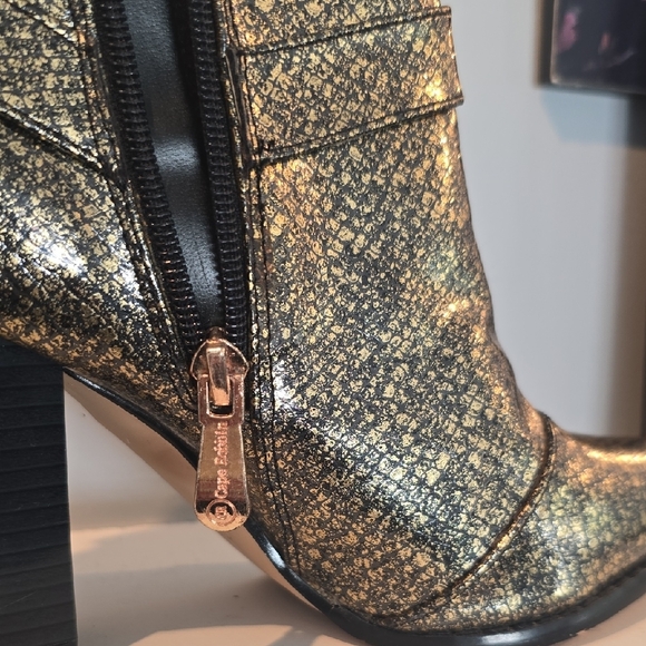 Cape Robbin Black/Gold Ankle Boots, Sz 8 - Picture 6 of 8